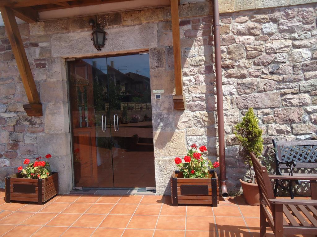 Montanes Hotel Santillana del Mar Exterior photo